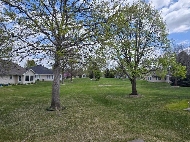 9244 Dunbar Knoll N, Brooklyn Park, MN 55443