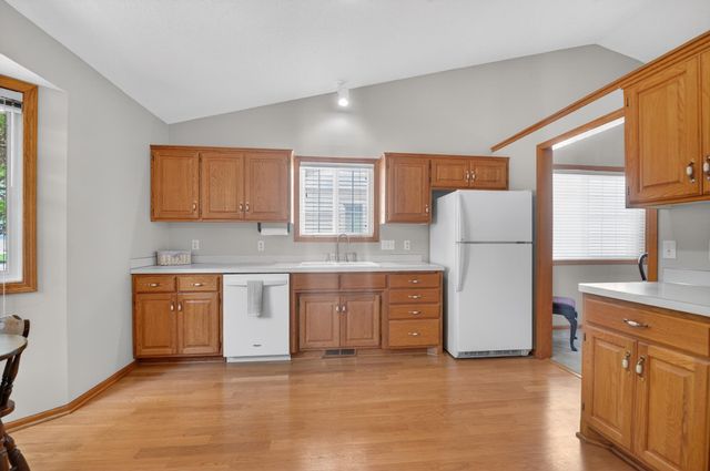 9244 Dunbar Knoll N, Brooklyn Park, MN 55443