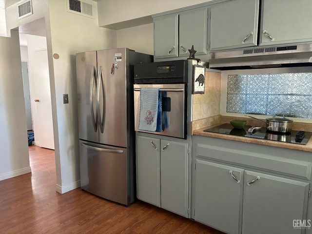 708 Cherry Hills Drive, Bakersfield, CA 93309