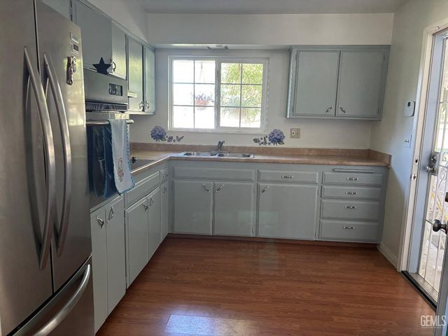 708 Cherry Hills Drive, Bakersfield, CA 93309