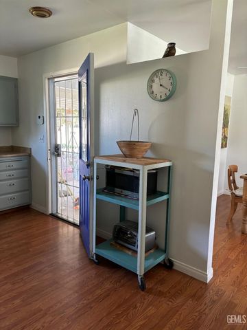 708 Cherry Hills Drive, Bakersfield, CA 93309