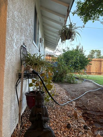 708 Cherry Hills Drive, Bakersfield, CA 93309