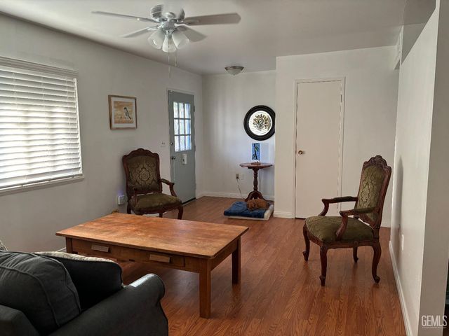 708 Cherry Hills Drive, Bakersfield, CA 93309