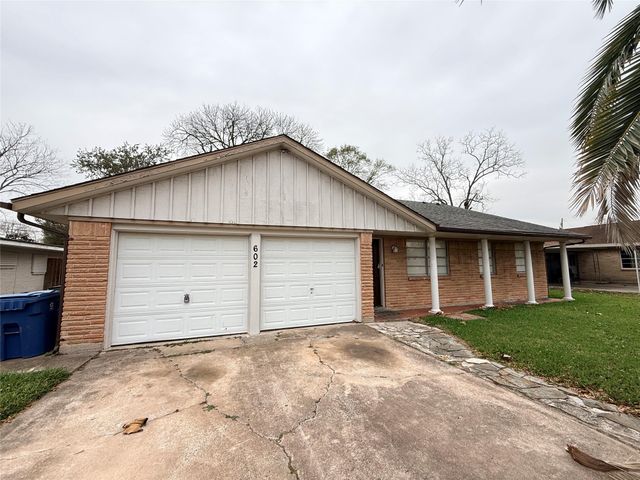 602 Cole Street, Webster, TX 77598