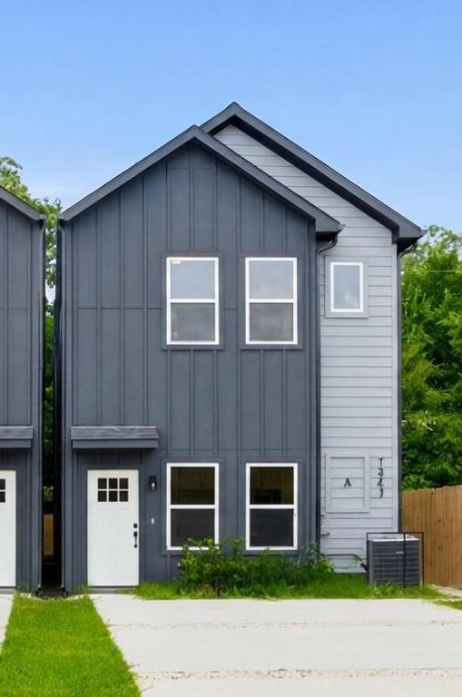 7843 Sunnyhill Street A-B, Houston, TX 77088