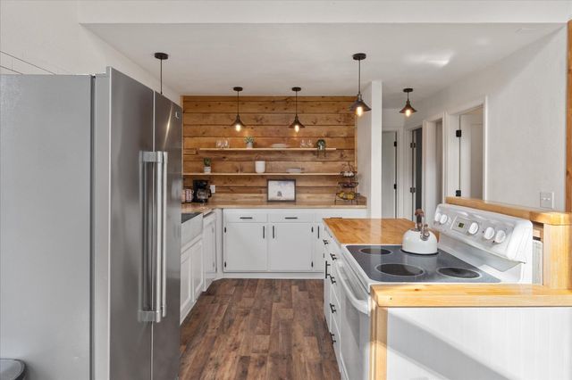 210 David Lee Rd, Arnold, CA 95223