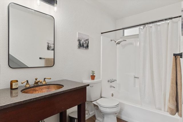 210 David Lee Rd, Arnold, CA 95223