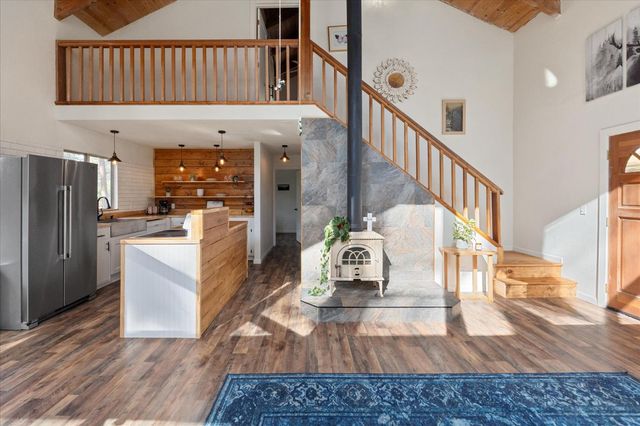 210 David Lee Rd, Arnold, CA 95223