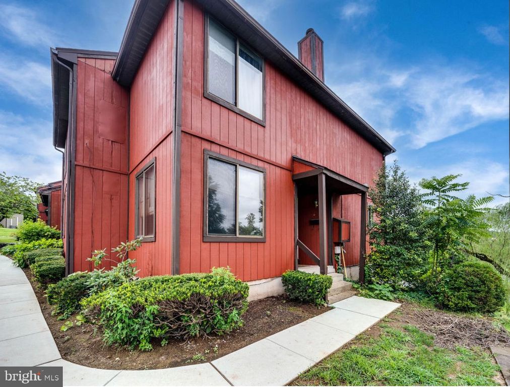 6-1 WILLOW WAY, Reading, PA 19606