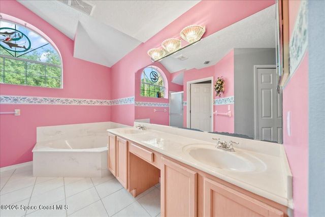 986 Nixon Circle NE, Palm Bay, FL 32907