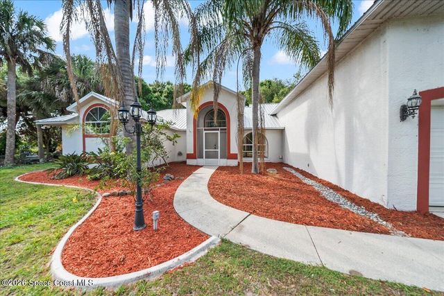 986 Nixon Circle NE, Palm Bay, FL 32907