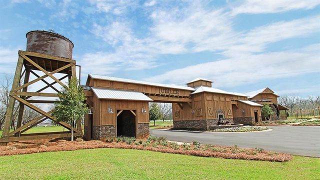24966 Spectacular Bid Loop, Daphne, AL 36526