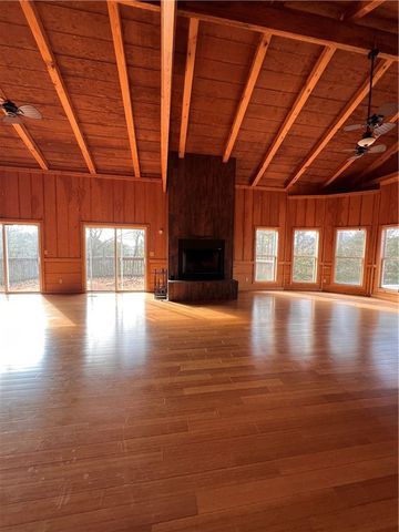 589 Pr 2721, London, AR 72847