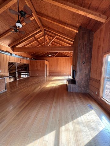 589 Pr 2721, London, AR 72847