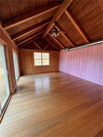 589 Pr 2721, London, AR 72847