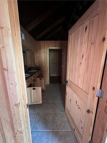 589 Pr 2721, London, AR 72847