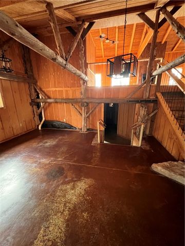 589 Pr 2721, London, AR 72847