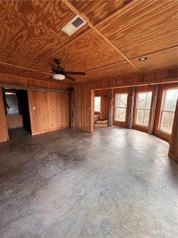 589 Pr 2721, London, AR 72847