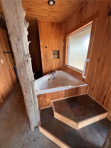 589 Pr 2721, London, AR 72847