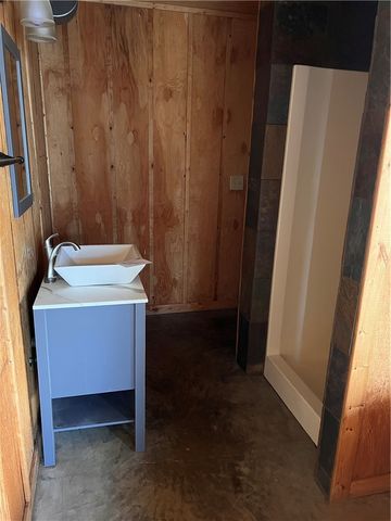 589 Pr 2721, London, AR 72847