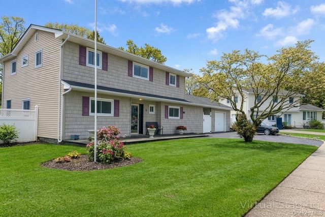 26 Stevenson Place, Deer Park, NY 11729