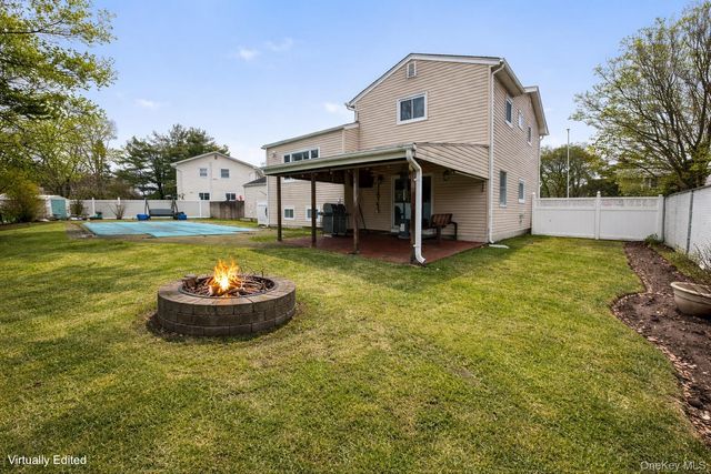 26 Stevenson Place, Deer Park, NY 11729