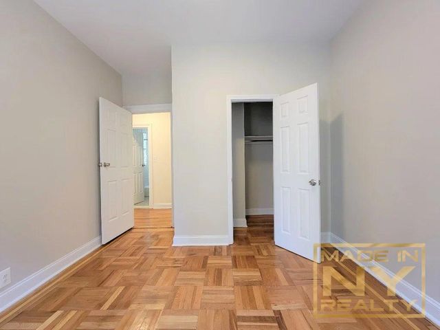 3064 34th St Apt 2E, New York City, NY 11103
