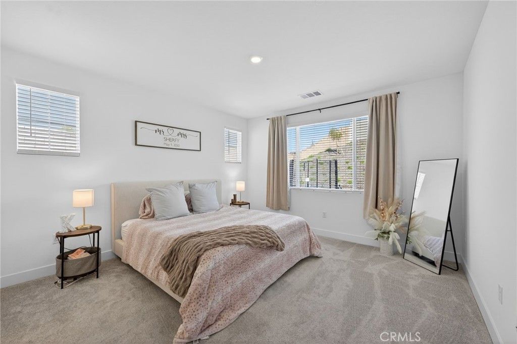 Image 11 of property listing at 33134 Celadon Avenue, Winchester, CA 92596