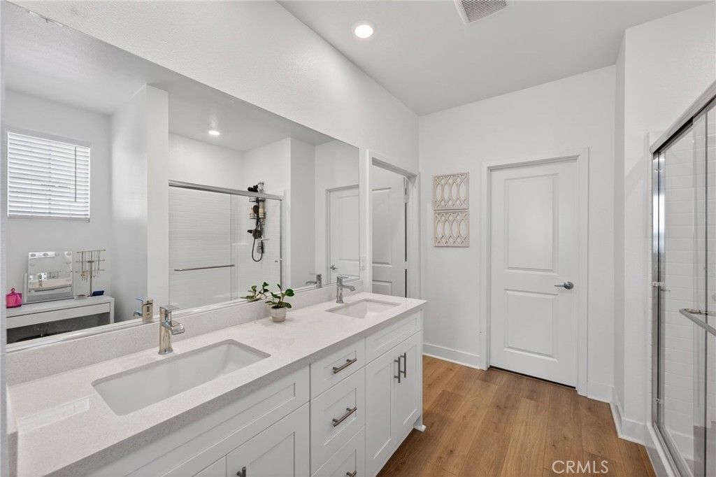 Image 12 of property listing at 33134 Celadon Avenue, Winchester, CA 92596
