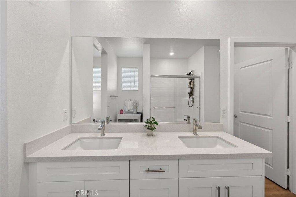 Image 13 of property listing at 33134 Celadon Avenue, Winchester, CA 92596
