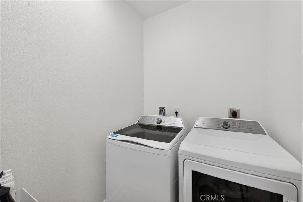 Image 16 of property listing at 33134 Celadon Avenue, Winchester, CA 92596