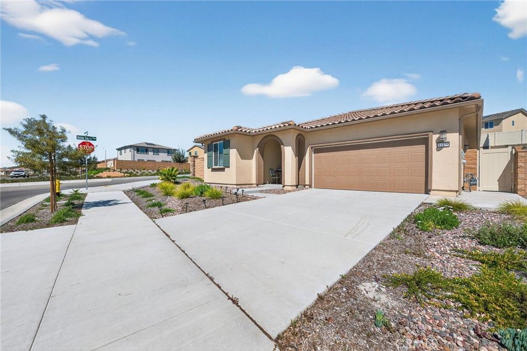Image 2 of property listing at 33134 Celadon Avenue, Winchester, CA 92596