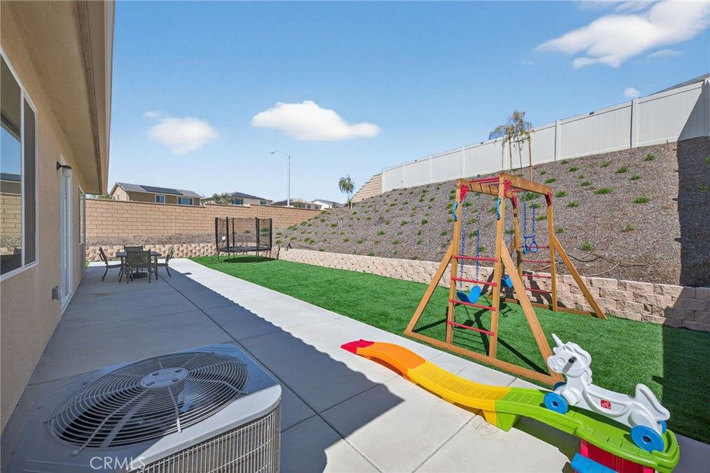 Image 25 of property listing at 33134 Celadon Avenue, Winchester, CA 92596