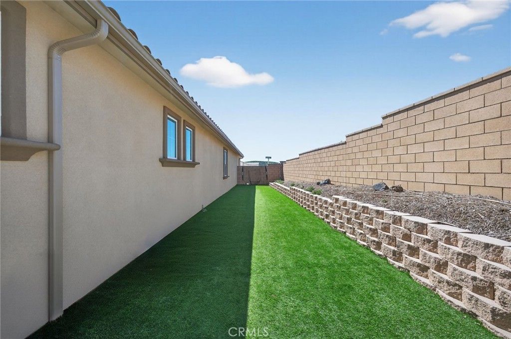 Image 27 of property listing at 33134 Celadon Avenue, Winchester, CA 92596