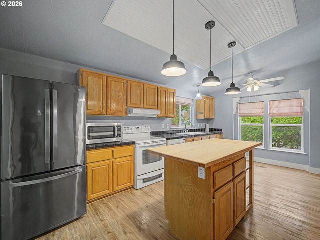 17973 S GRANT Dr 489, Oregon City, OR 97045