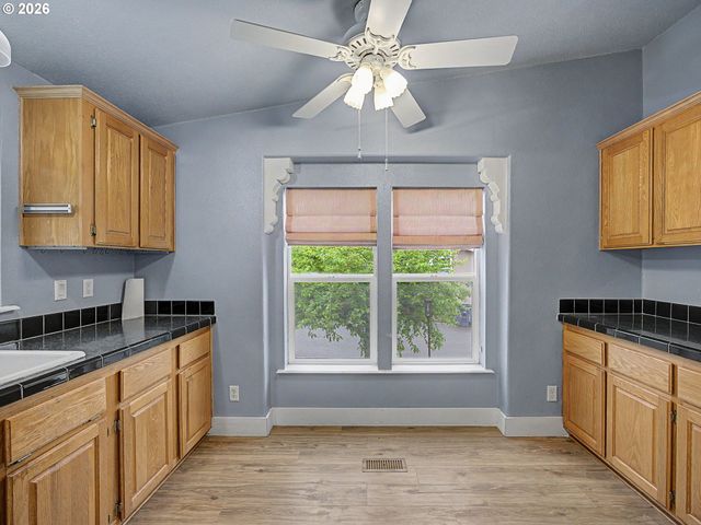 17973 S GRANT Dr 489, Oregon City, OR 97045