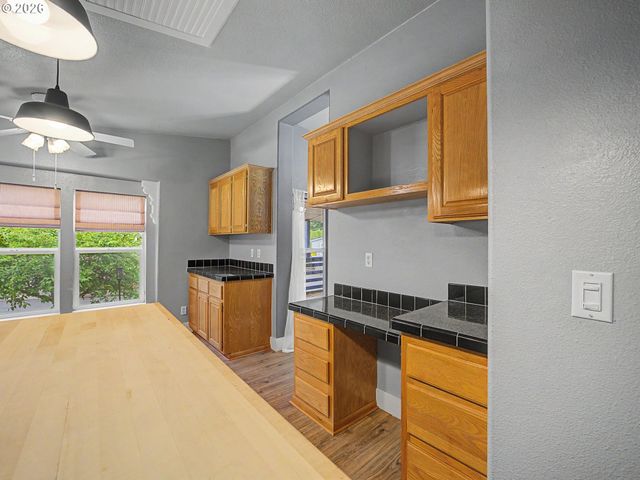 17973 S GRANT Dr 489, Oregon City, OR 97045