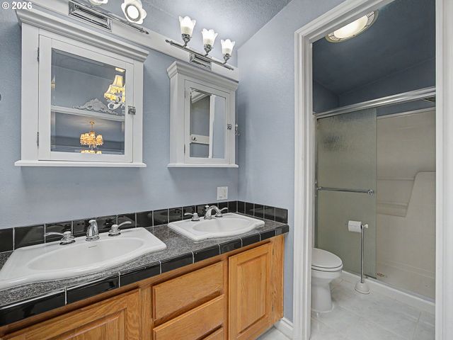17973 S GRANT Dr 489, Oregon City, OR 97045