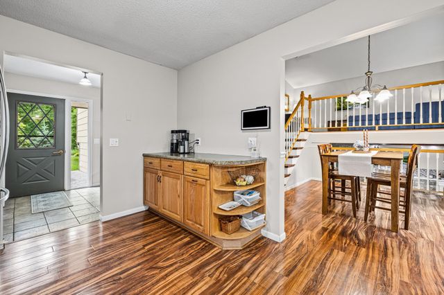 2194 Snowshoe Lane E, Saint Paul, MN 55119