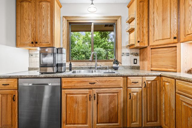 2194 Snowshoe Lane E, Saint Paul, MN 55119