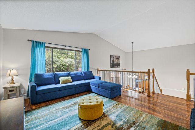 2194 Snowshoe Lane E, Saint Paul, MN 55119