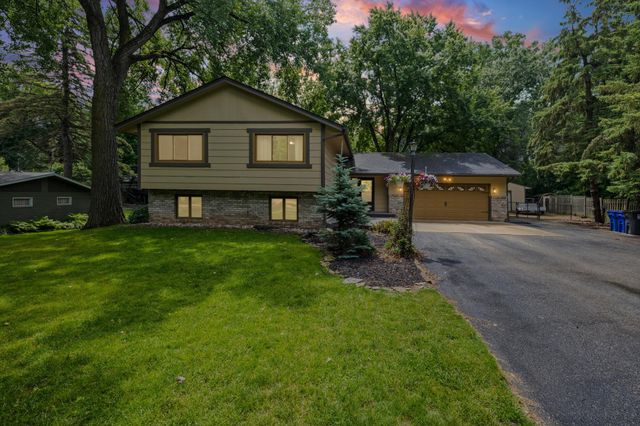 2194 Snowshoe Lane E, Saint Paul, MN 55119