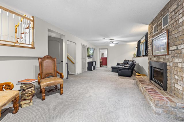 2194 Snowshoe Lane E, Saint Paul, MN 55119