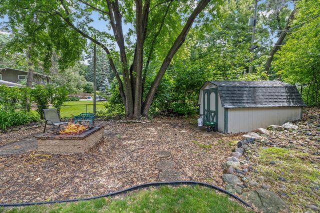 2194 Snowshoe Lane E, Saint Paul, MN 55119