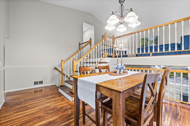 2194 Snowshoe Lane E, Saint Paul, MN 55119