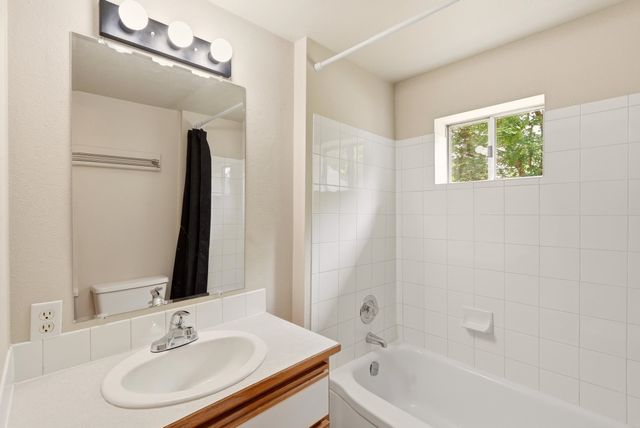 525 W Holland Ave, Spokane, WA 99218
