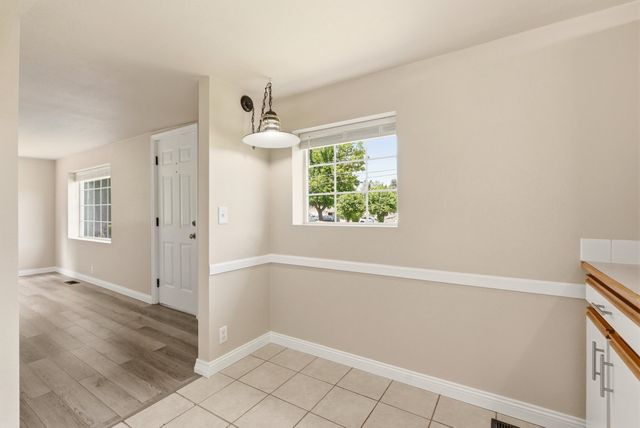 525 W Holland Ave, Spokane, WA 99218