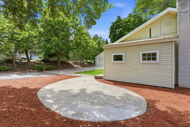 525 W Holland Ave, Spokane, WA 99218