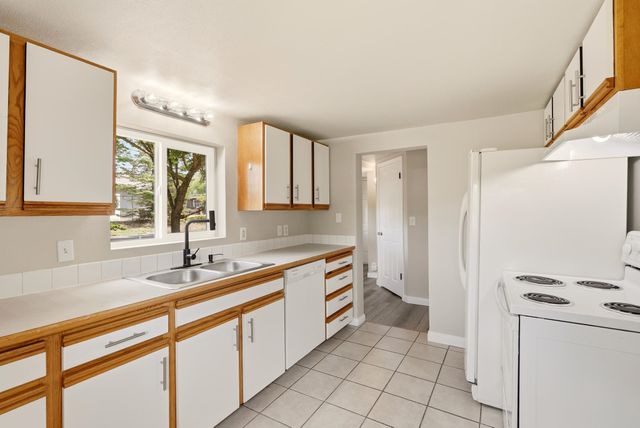 525 W Holland Ave, Spokane, WA 99218