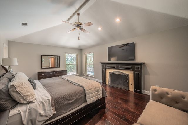 1406 Riverview Drive, Arlington, TX 76012